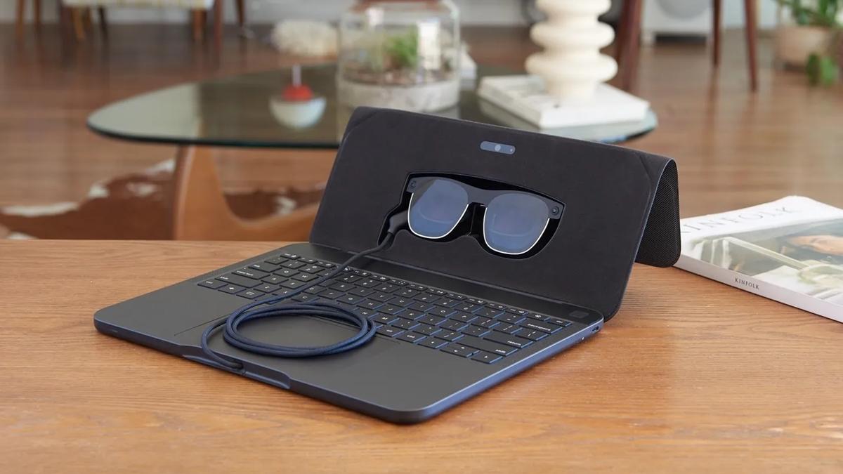 Yeni Teknolojik Harika: Ekransız Laptopun Fiyatı Merak Konusu